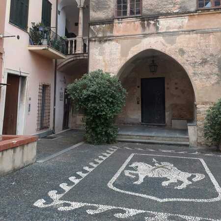 Giraparasio sulla pista ciclabile
